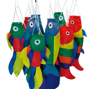 Mini maniche a vento forma di pesce con bacchetta per essere applicati a balconi o passeggini